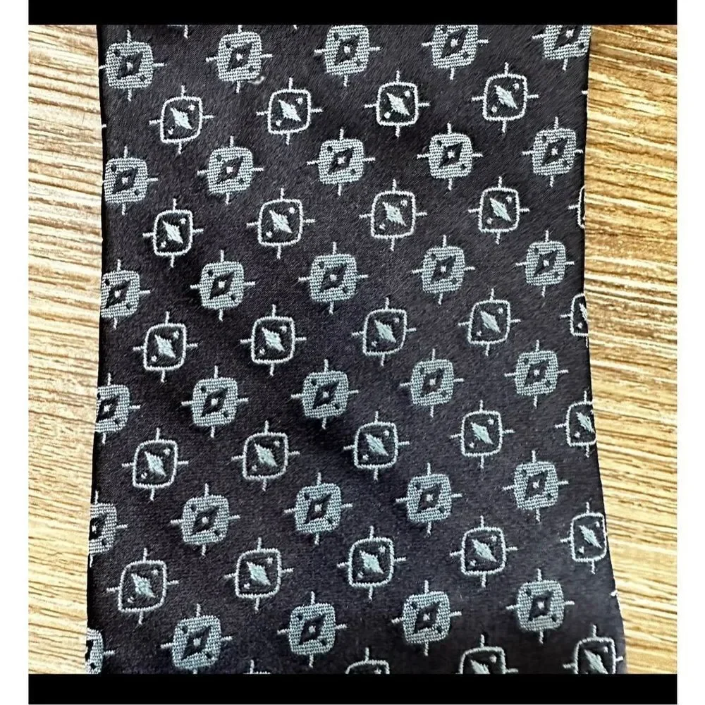 Christian Dior vintage navy silk tie - Picture 3 of 11